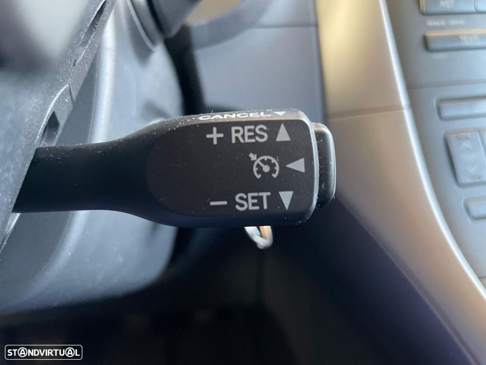 Toyota Auris 2.0 D-4D - 19