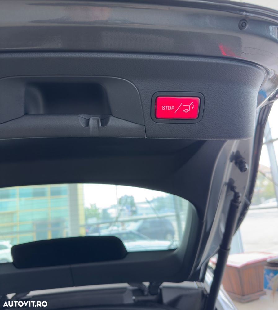 Mercedes-Benz GLC Coupe 300 de 4Matic 9G-TRONIC AMG Line - 12