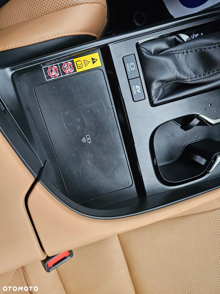 Lexus ES 300h Business Edition - 31