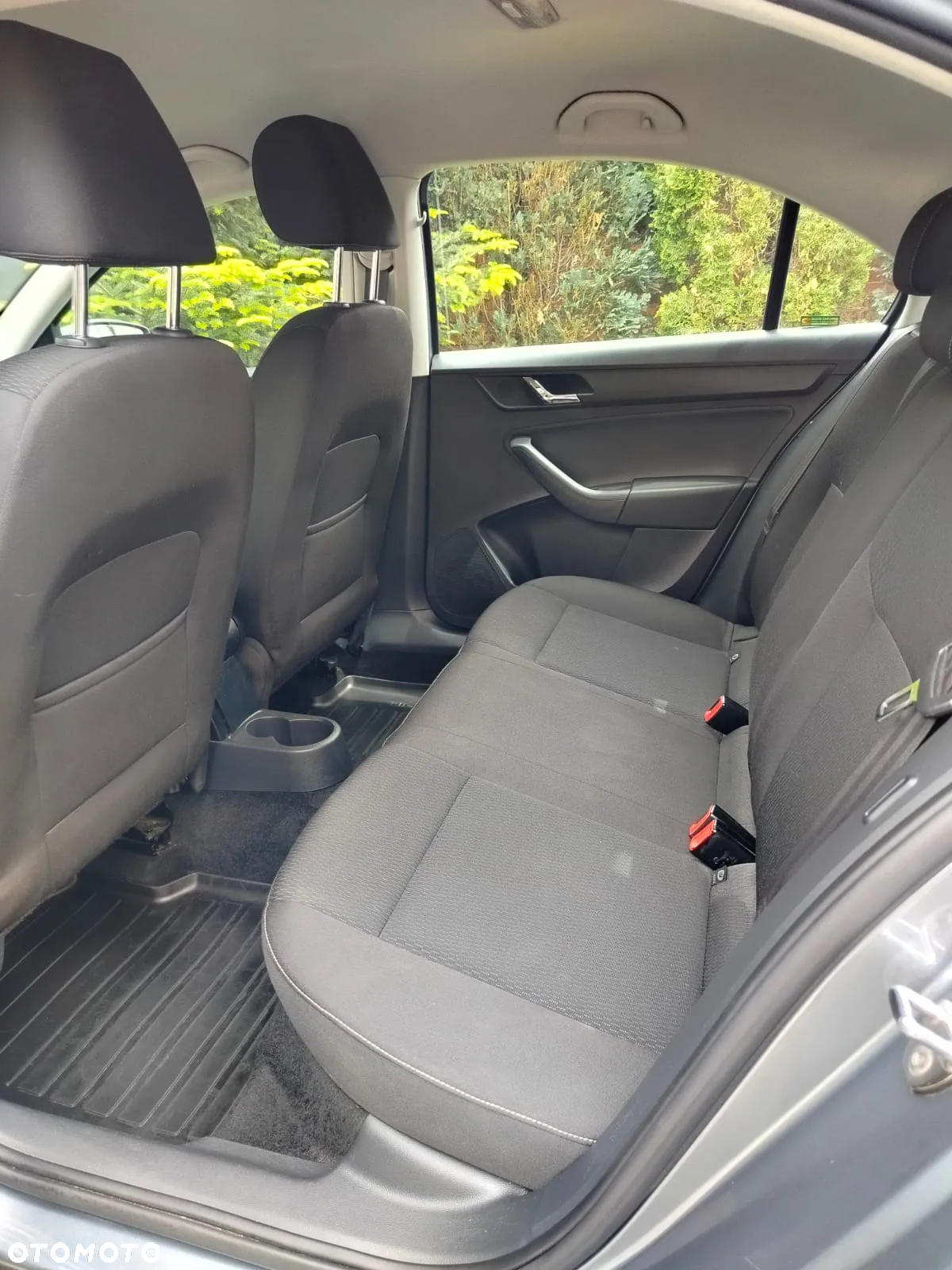 Skoda RAPID 1.2 TSI Ambition - 10