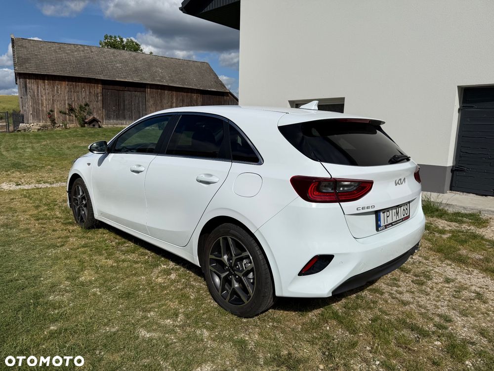 Kia Ceed - 8
