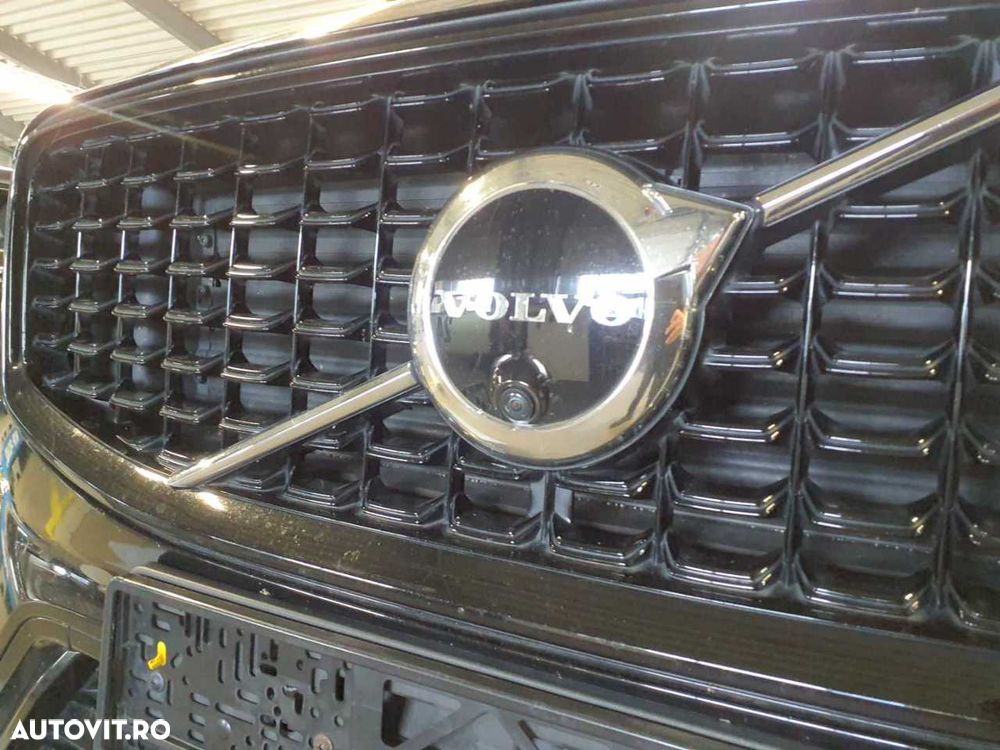 Volvo XC 60 B4 D AWD Ultimate Dark - 11
