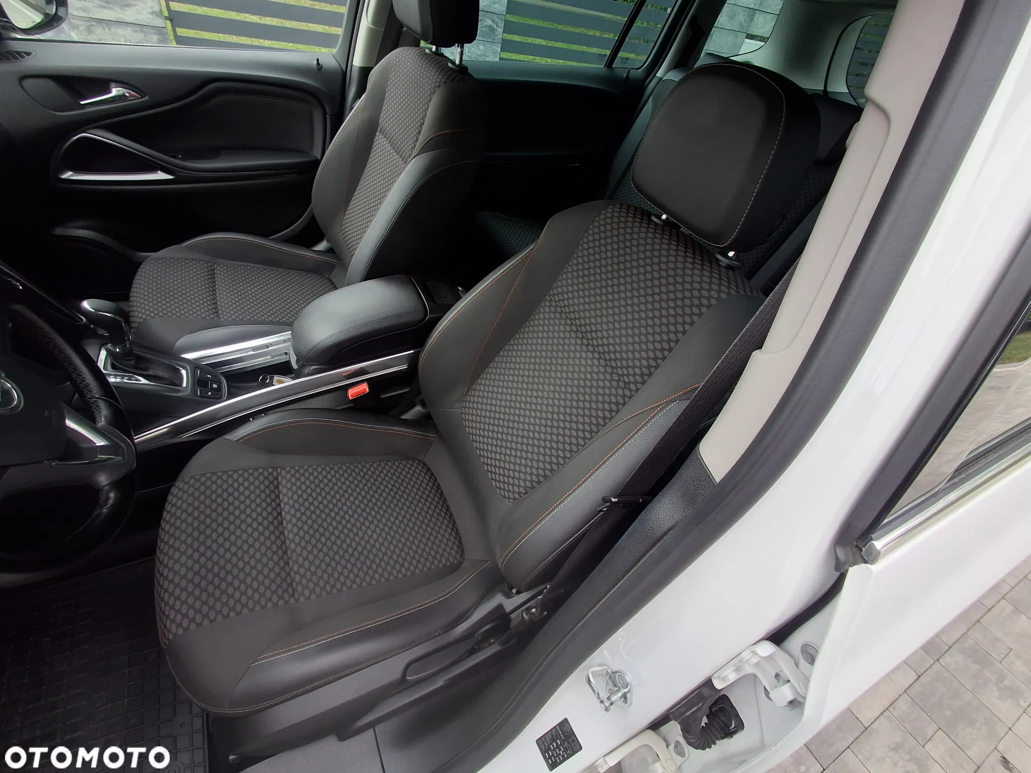 Opel Zafira Tourer 1.6 SIDI Turbo Innovation - 12