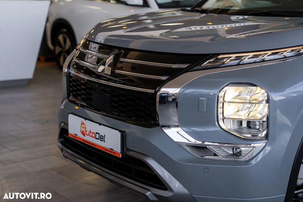 Mitsubishi Outlander 2.4 L 4X4 PHEV Instyle - 7