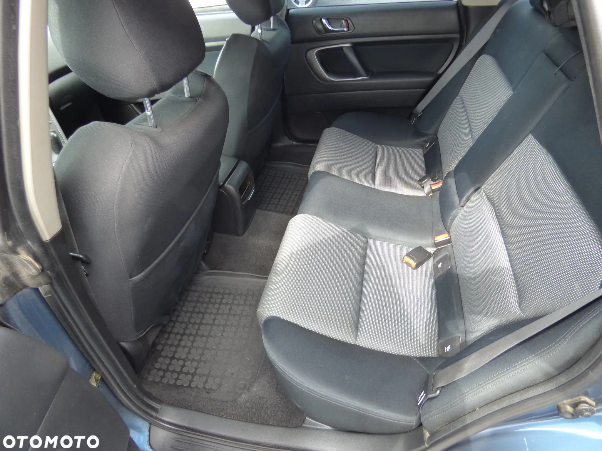 Subaru Legacy SW 2.0i AT - 11