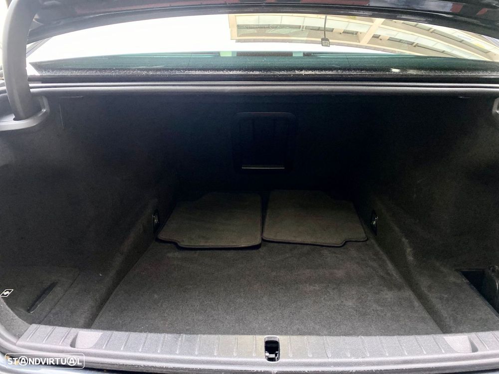 BMW 750 d xDrive Pack M Auto - 33