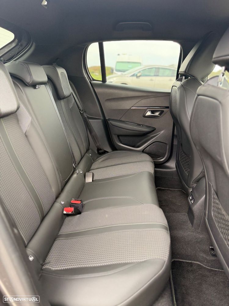 Peugeot 208 1.2 PureTech GT EAT8 - 17