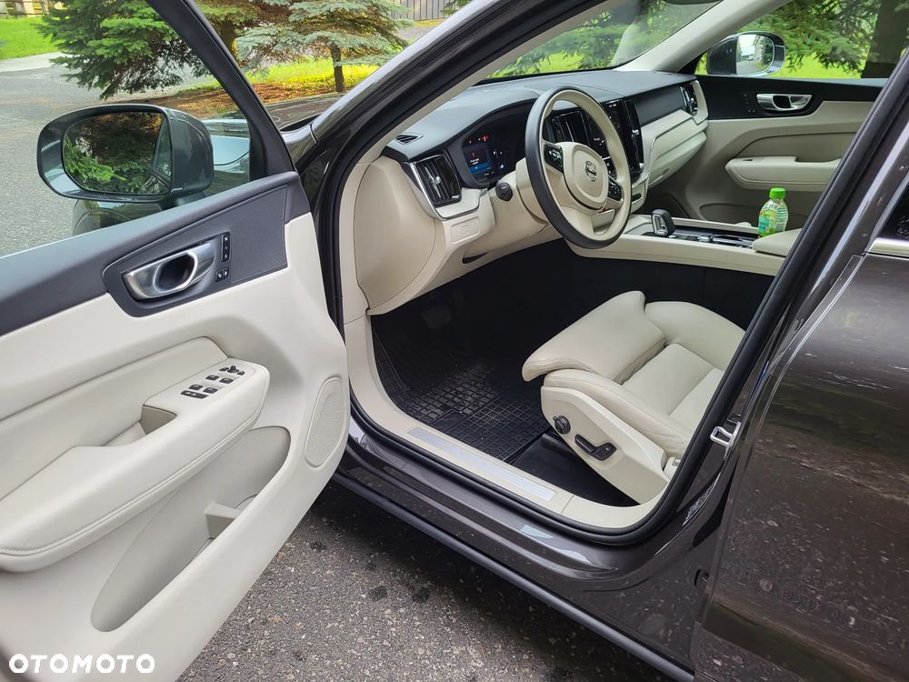 Volvo XC 60 B4 D AWD Plus Bright - 15