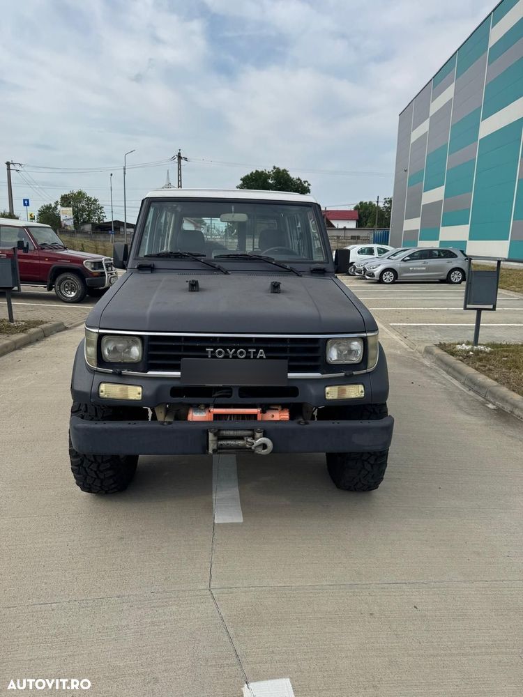 Toyota Land Cruiser - 1