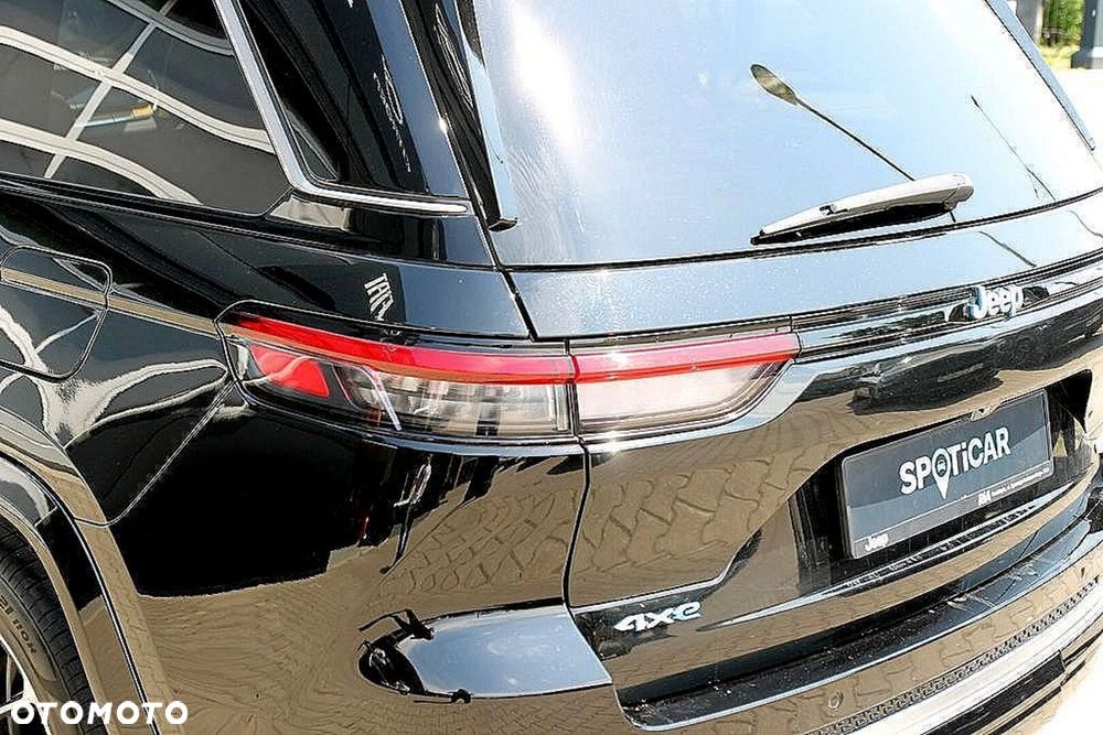 Jeep Grand Cherokee - 27