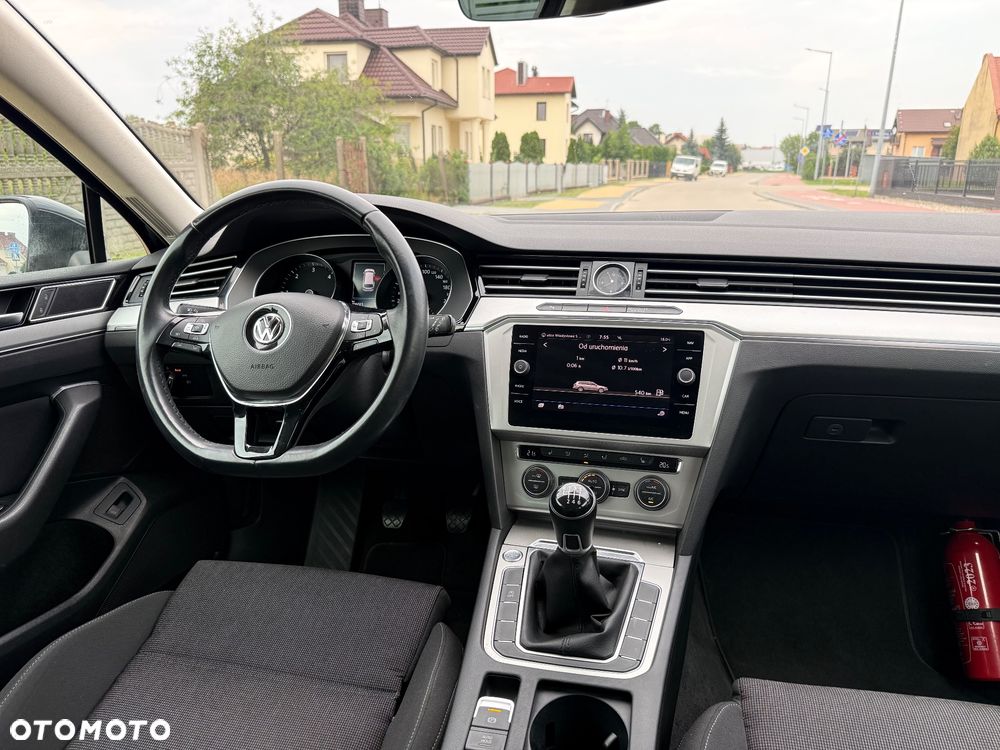 Volkswagen Passat 2.0 TDI (BlueMotion Technology) Comfortline - 15