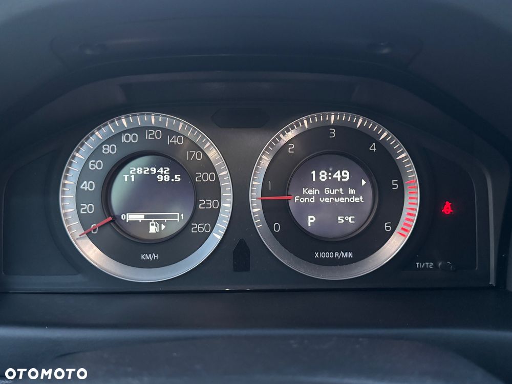 Volvo V70 D5 AWD Momentum - 16