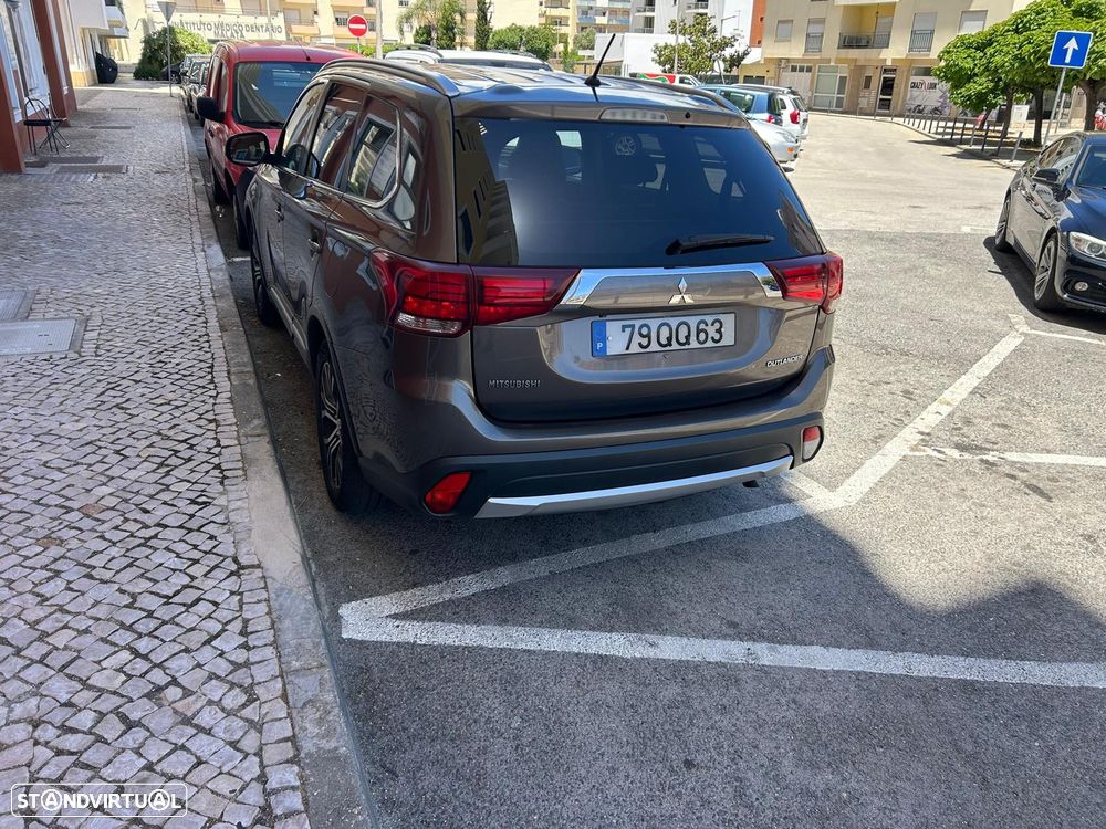 Mitsubishi Outlander 2.2 DI-D Instyle Navi - 3