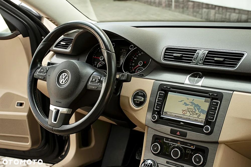 Volkswagen Passat Variant 2.0 TDI 4Mot Highline - 35