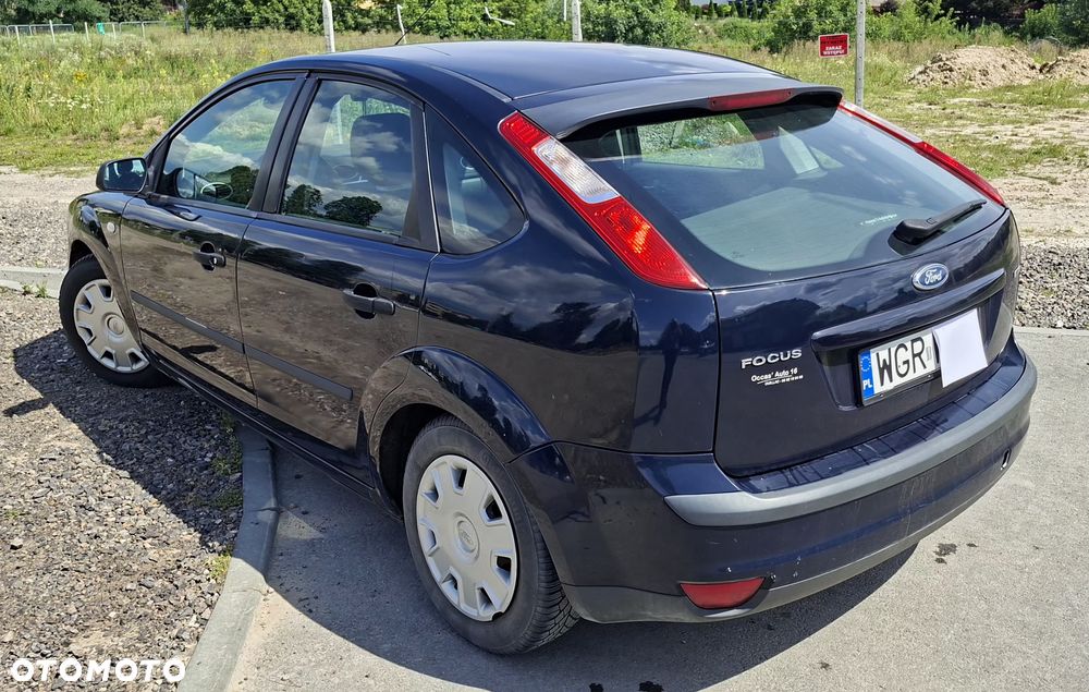 Ford Focus 1.6 Ambiente - 4