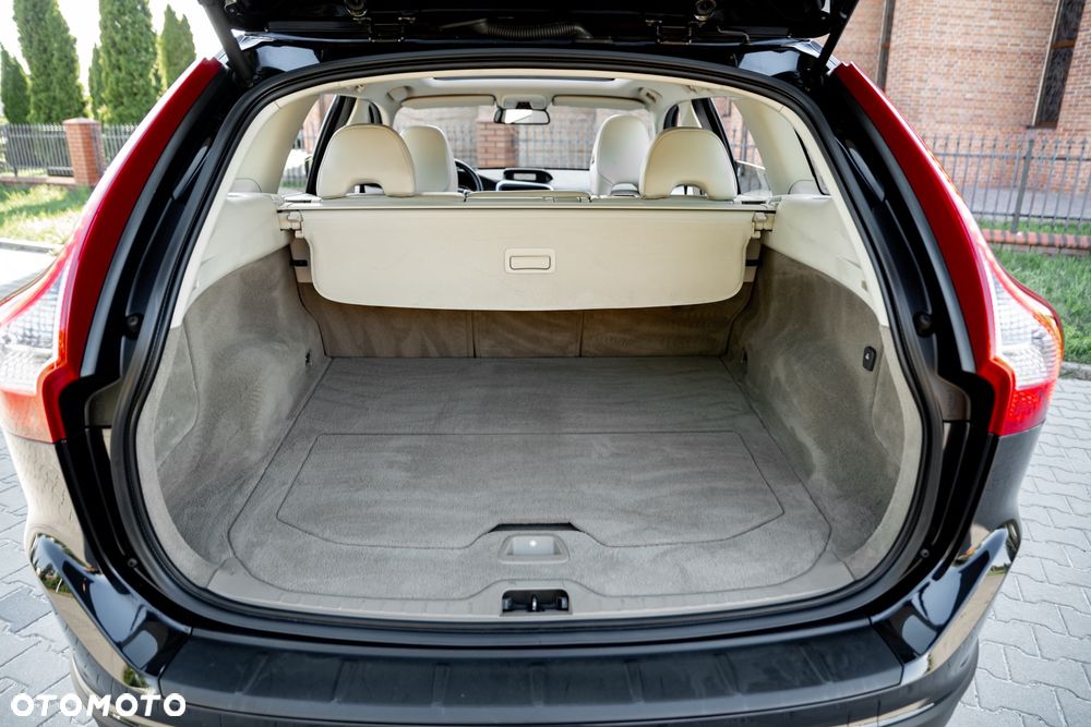 Volvo XC 60 T6 AWD RDesign - 18