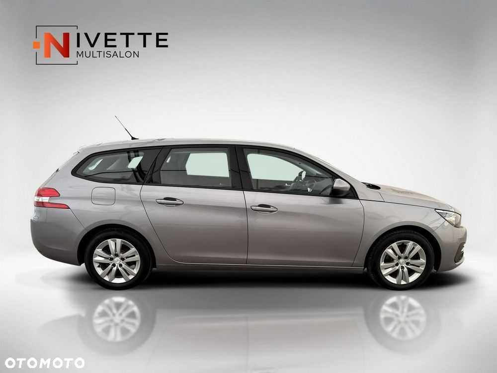 Peugeot 308 - 8