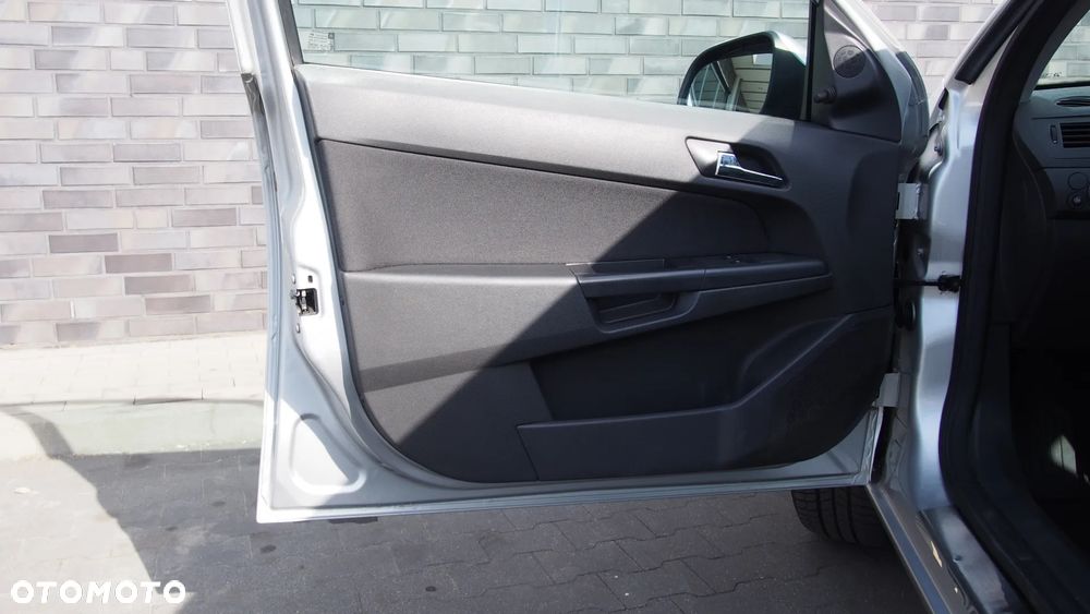 Opel Astra 1.6 Enjoy - 21
