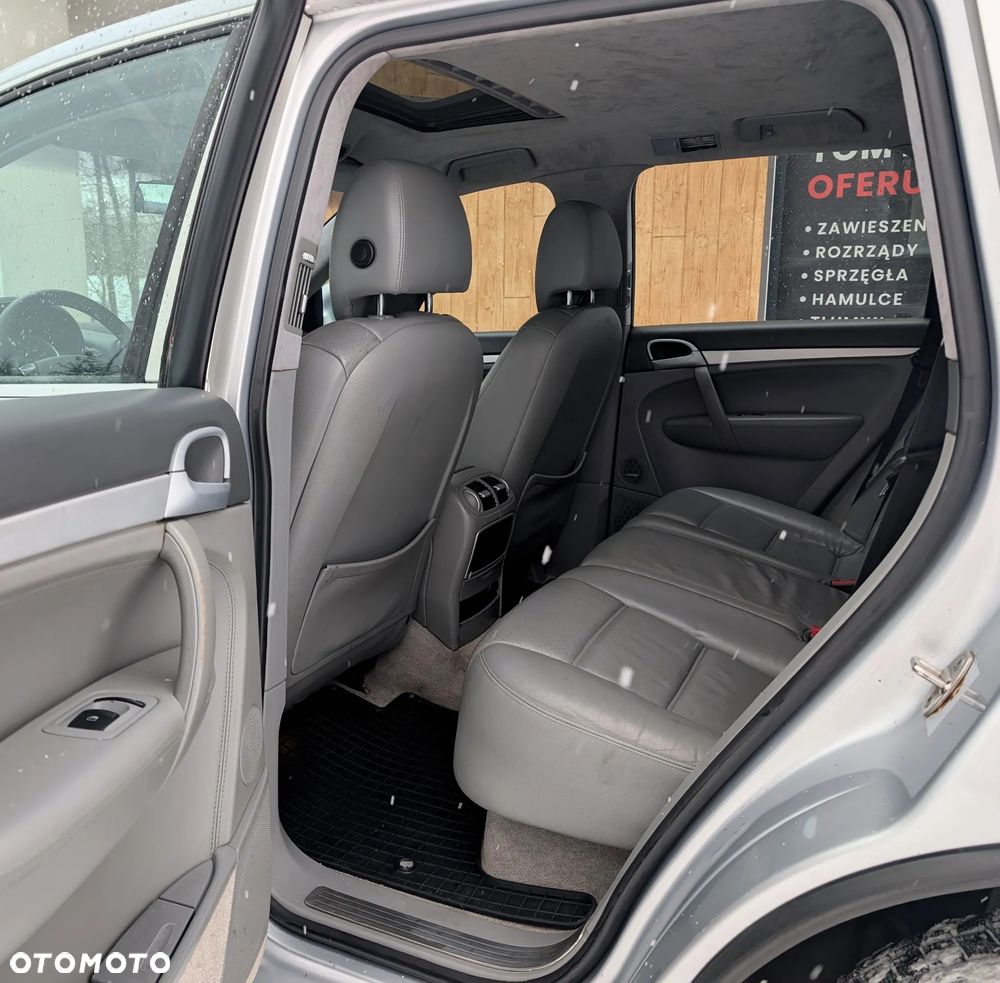 Porsche Cayenne - 16