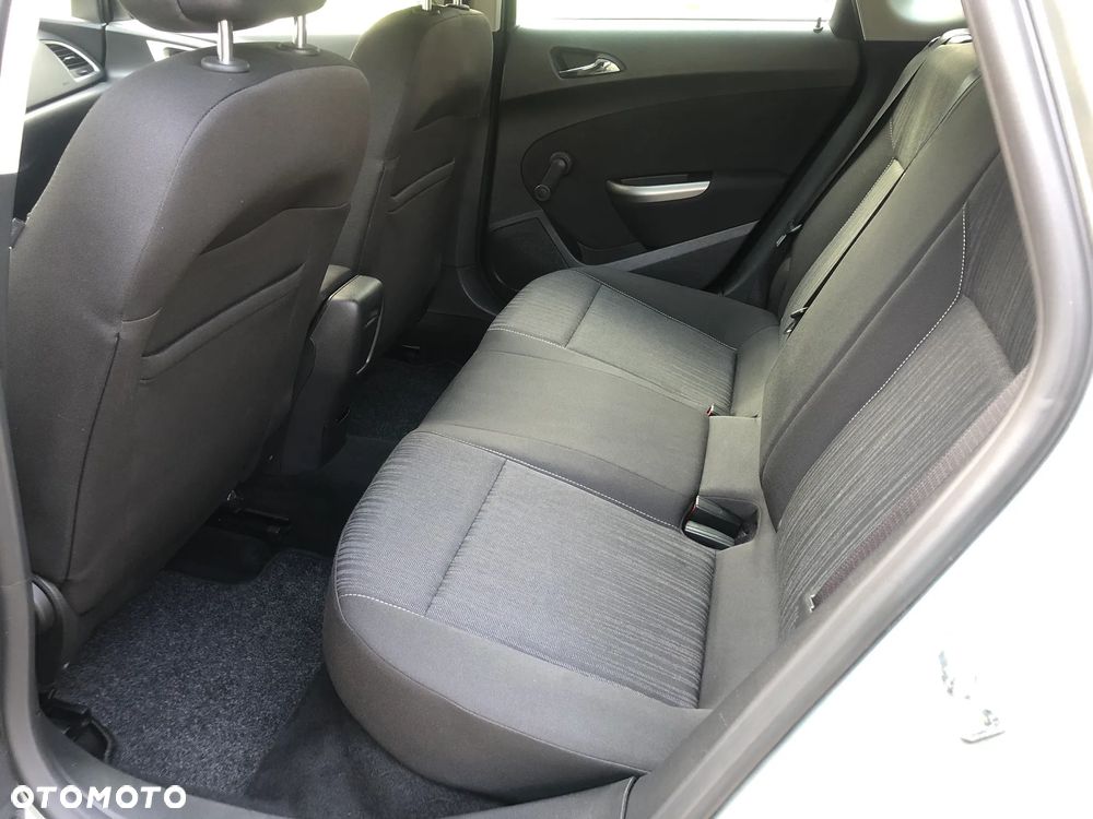 Opel Astra 1.4 Turbo - 28