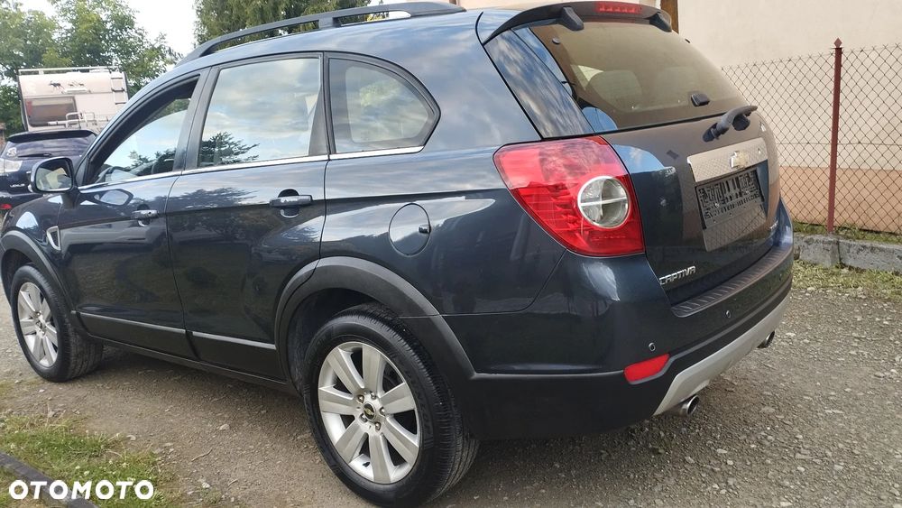 Chevrolet Captiva 2.0 4WD 7 Sitzer Automatik LT Exclusive - 4