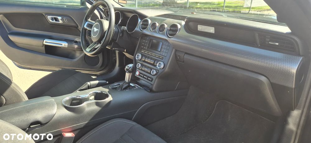 Ford Mustang - 8