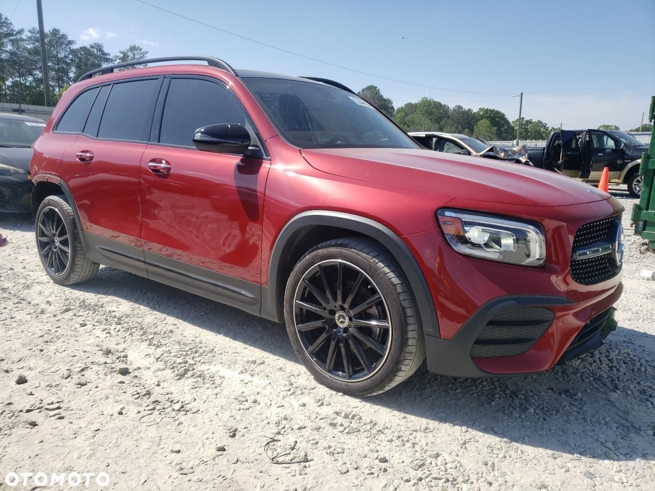 Mercedes-Benz GLB - 1