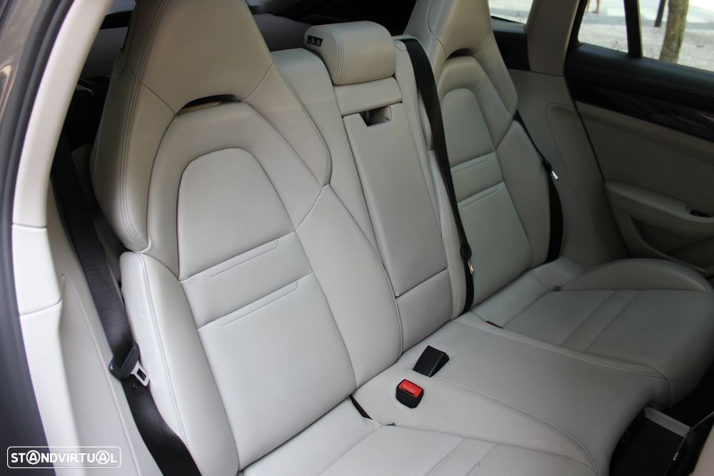 Porsche Panamera Sport Turismo 4 - 29