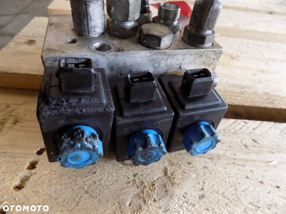 Merlo P 34.7 rozdzielacz r934003816 rexroth cewka rexroth cfk13206me0001 - 4