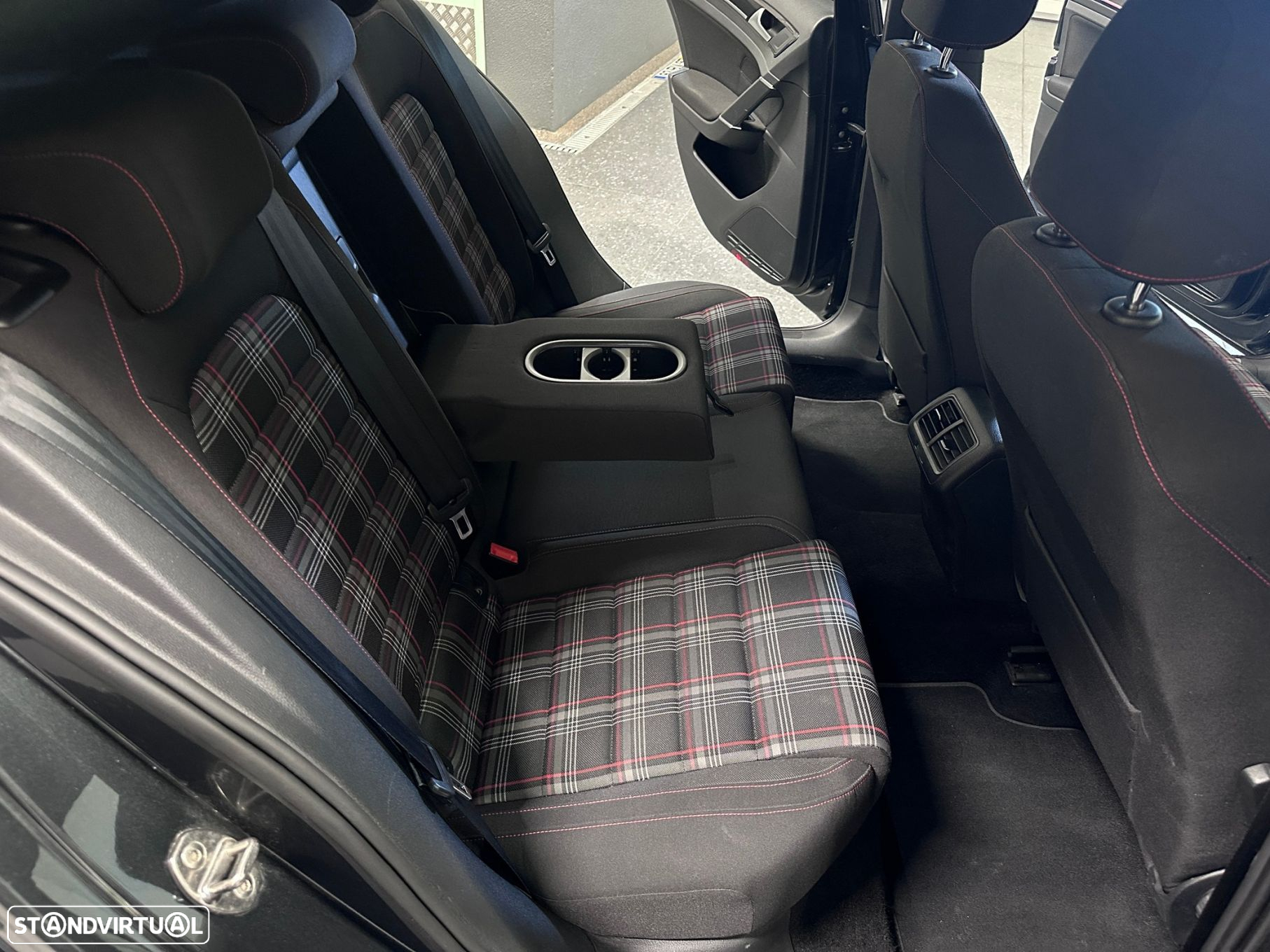 VW Golf 2.0 TSi GTi Performance - 19