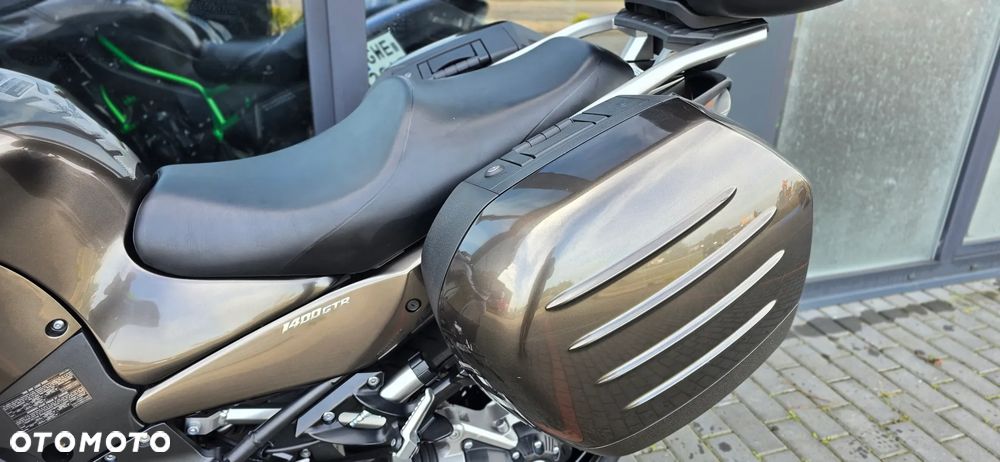 Kawasaki GTR - 40