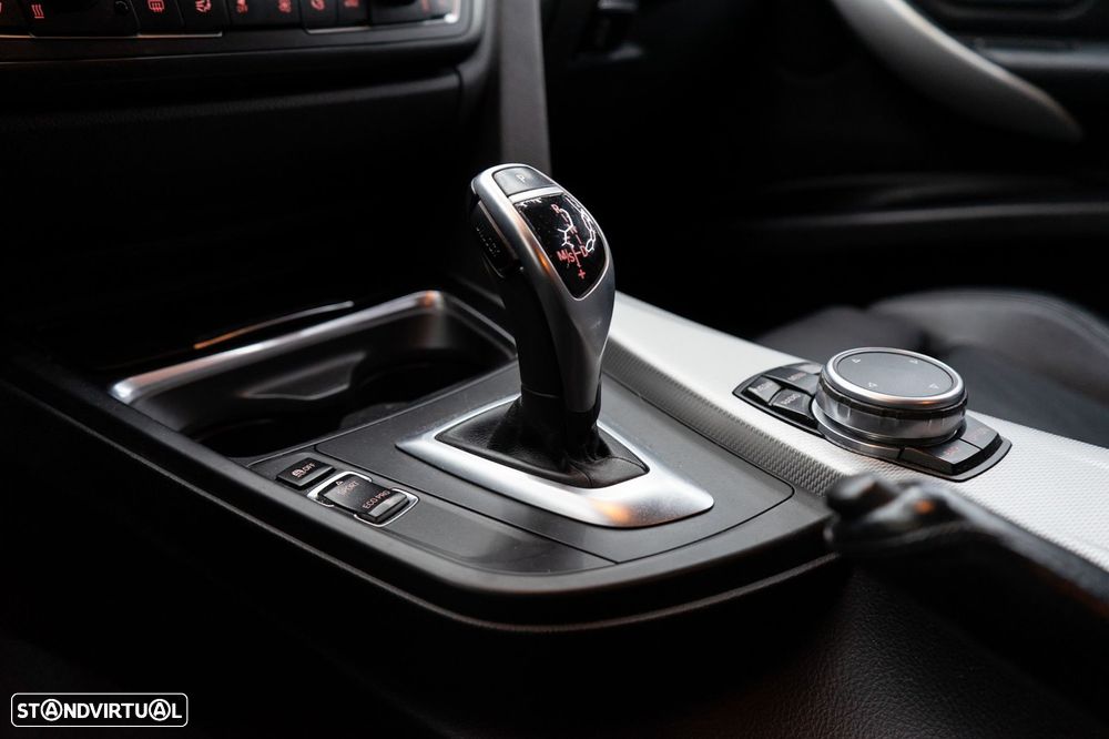 BMW 320 d Touring Auto Pack M - 38