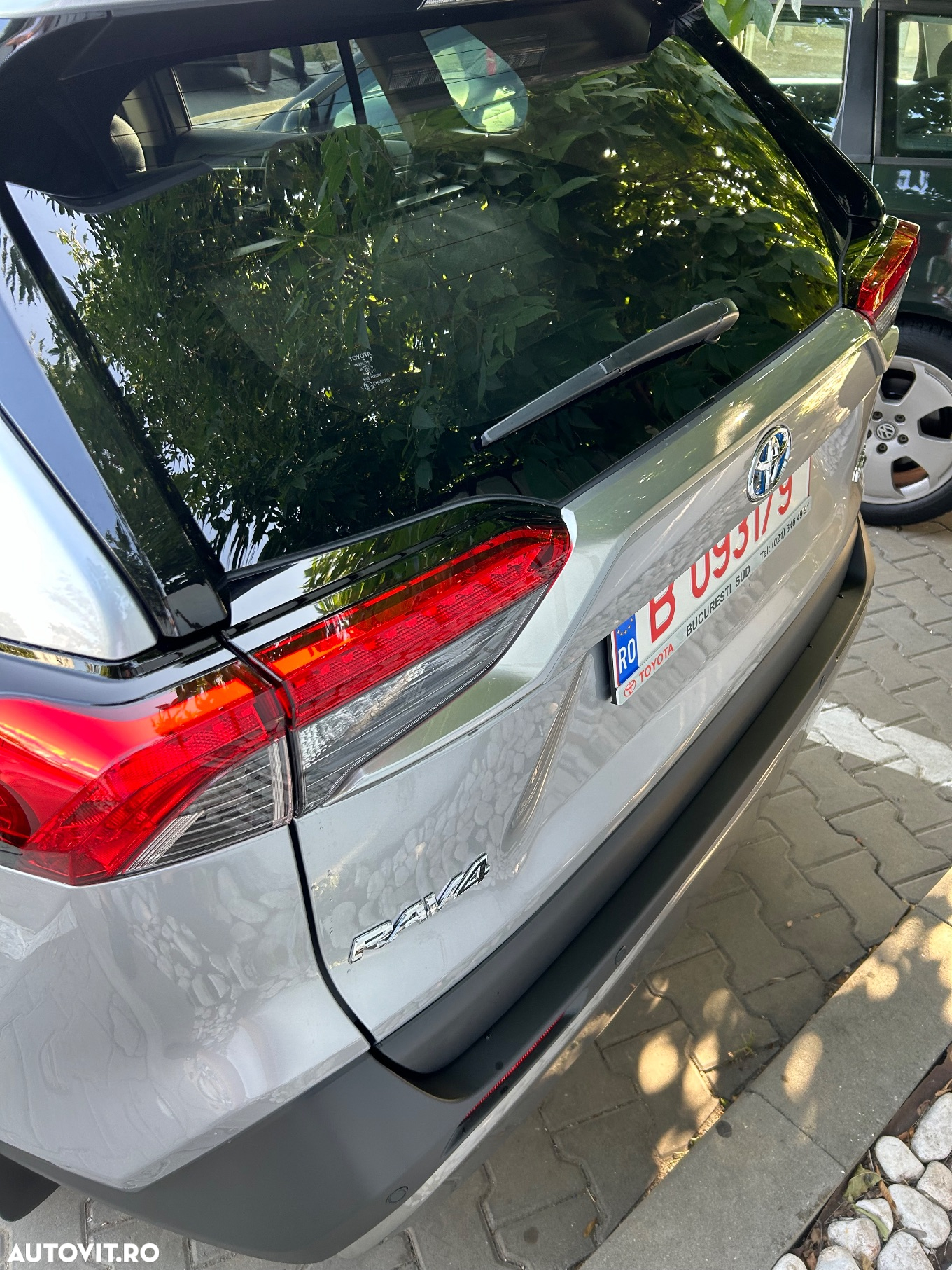 Toyota RAV4 - 8