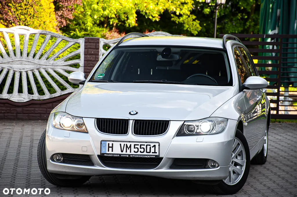 BMW Seria 3 318i Touring - 7