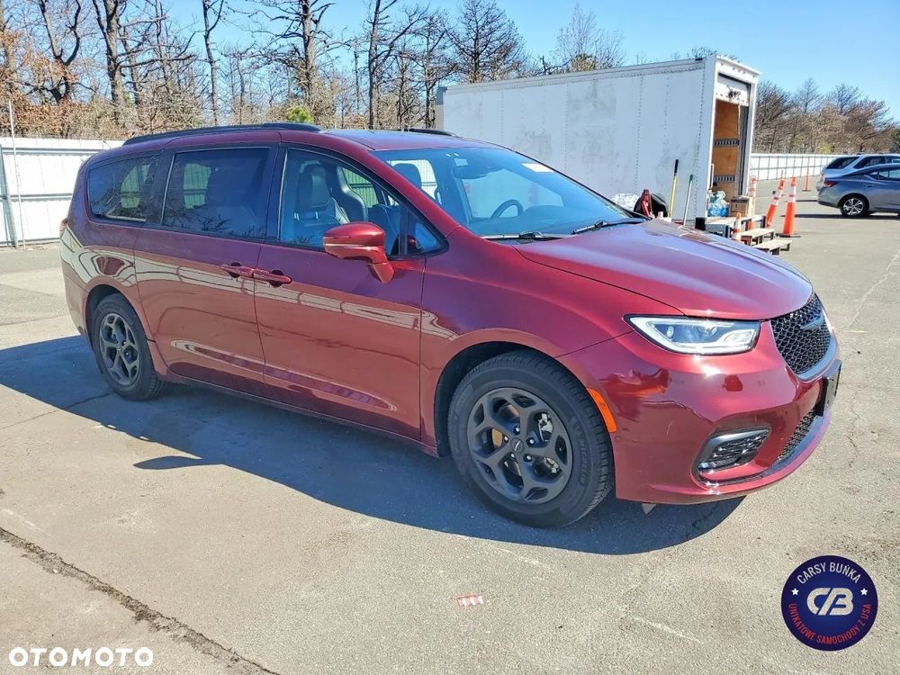 Chrysler Pacifica - 12