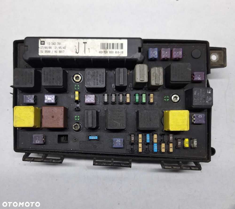 MODUŁ SKRZYNKA BEZPIECZNIKÓW 13242781JT OPEL ASTRA H - 1