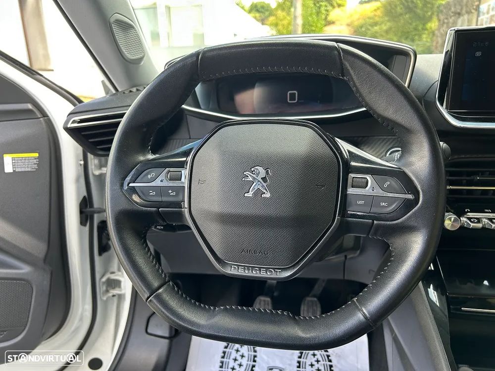Peugeot 2008 1.2 PureTech Allure - 21