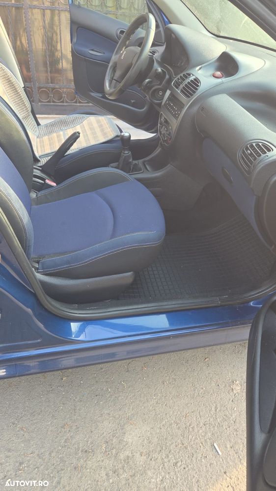 Peugeot 206 1.4E Sedan - 3