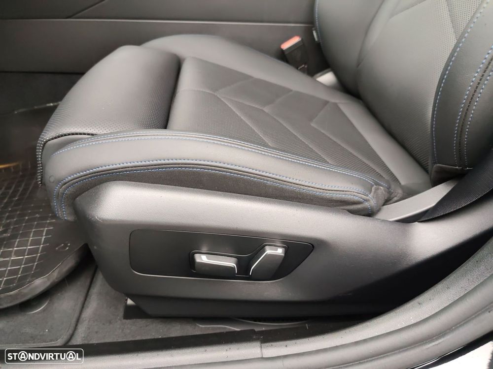 BMW 520 d Pack Desportivo M - 15