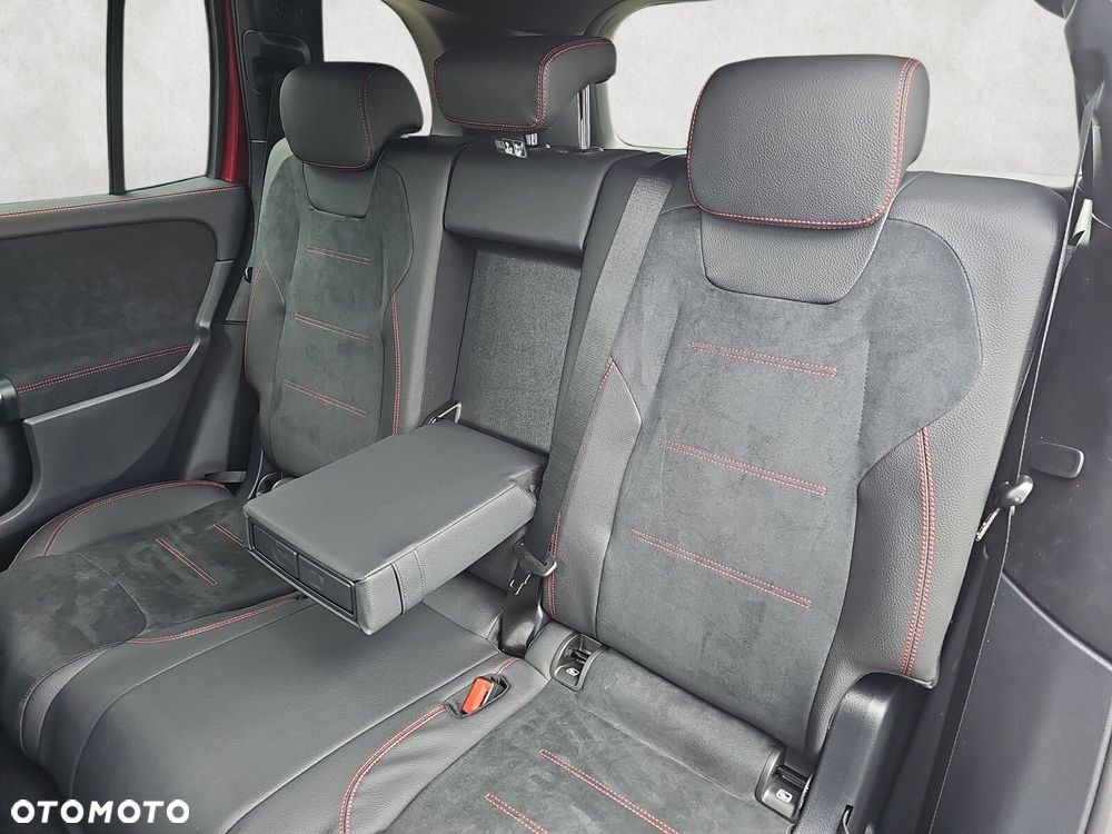 Mercedes-Benz GLB - 12