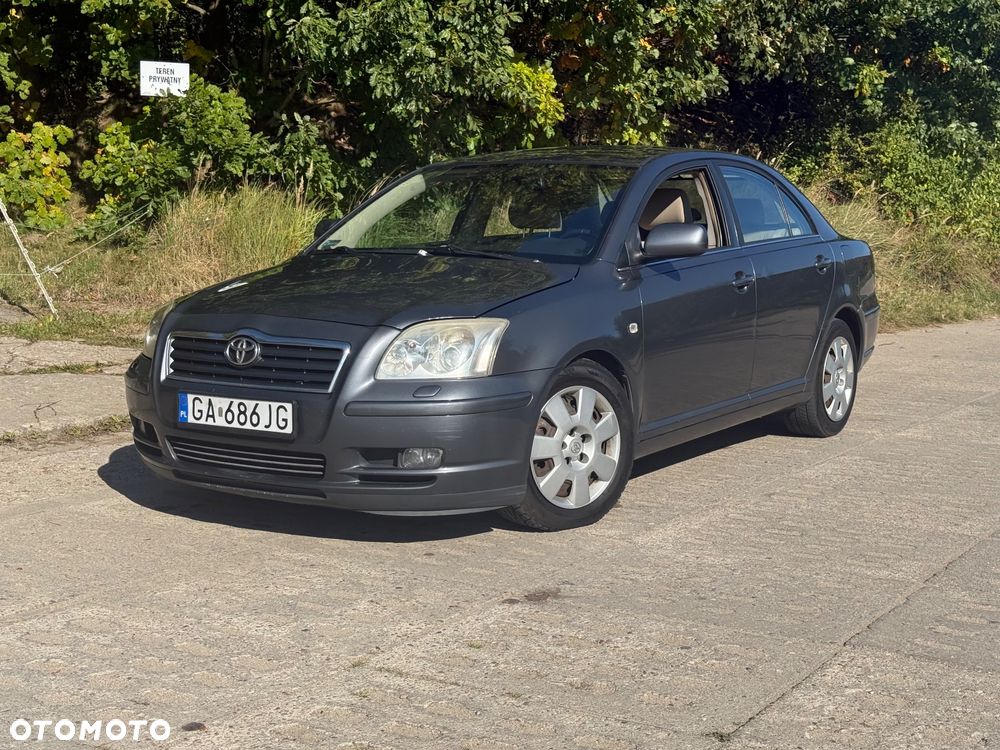 Toyota Avensis - 1