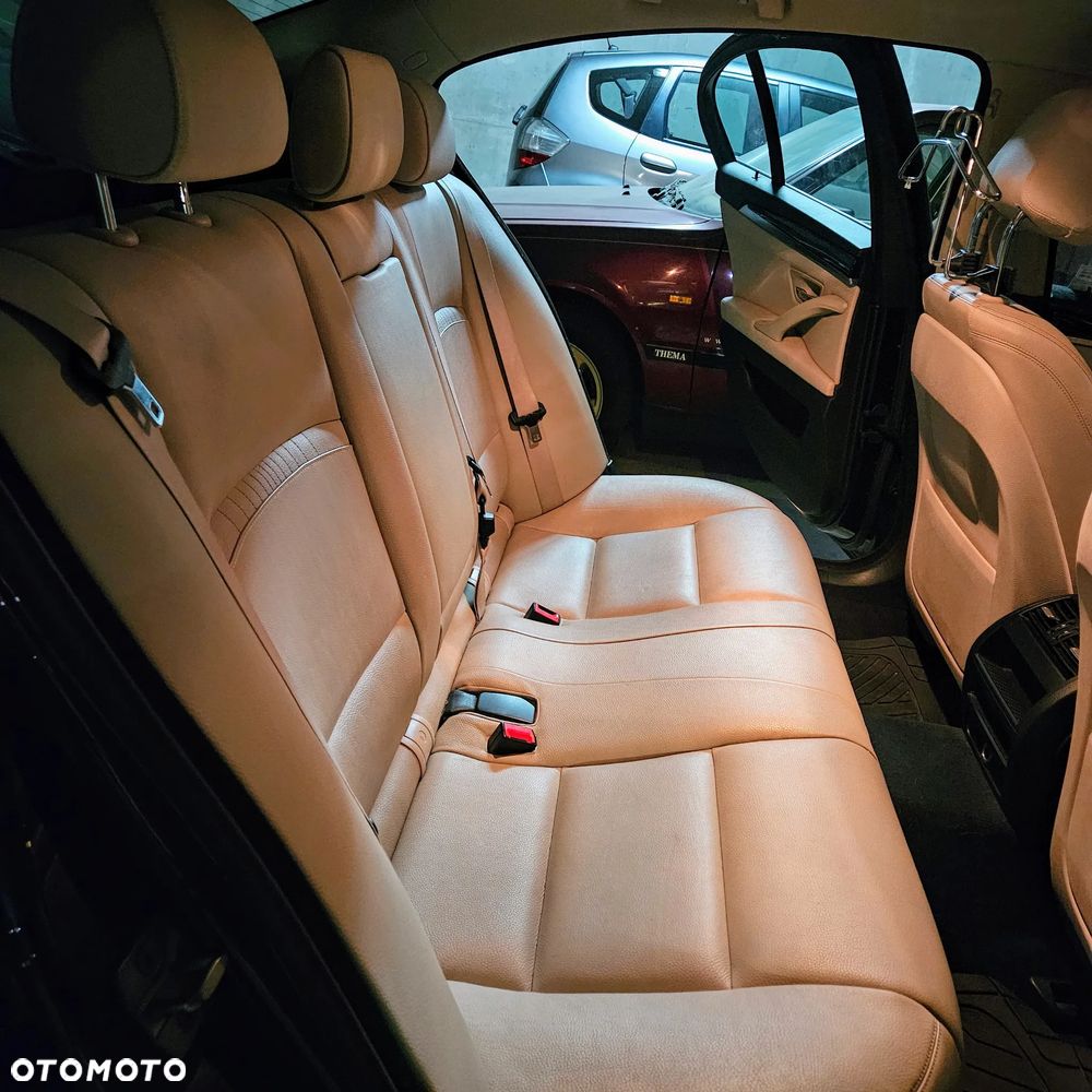BMW Seria 5 520d - 11