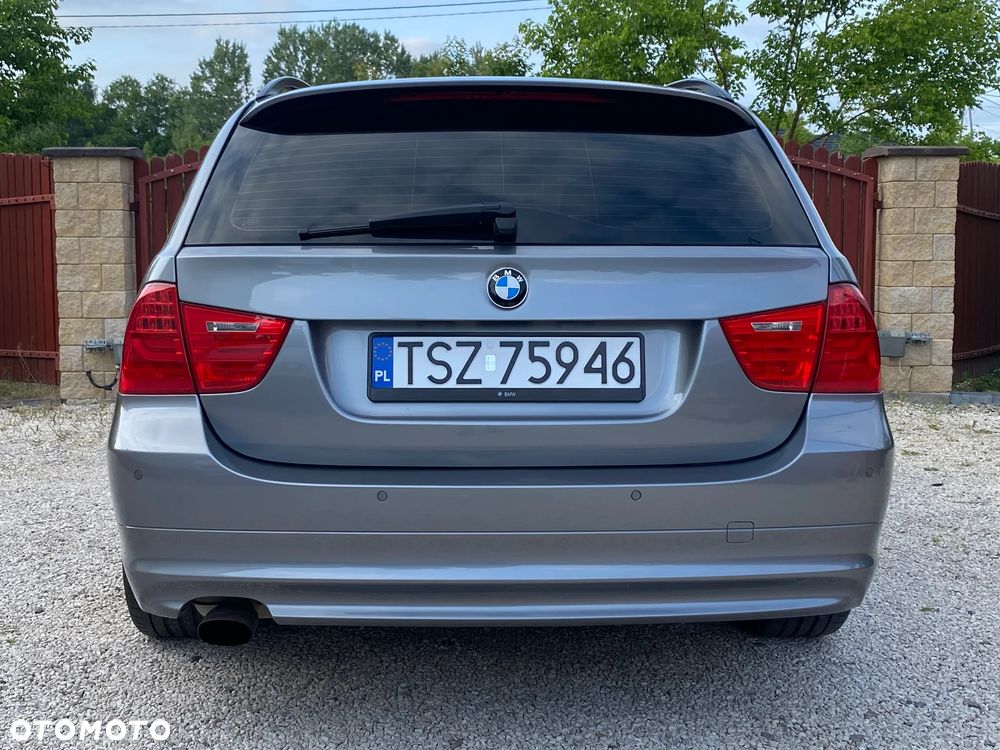 BMW Seria 3 318i - 9