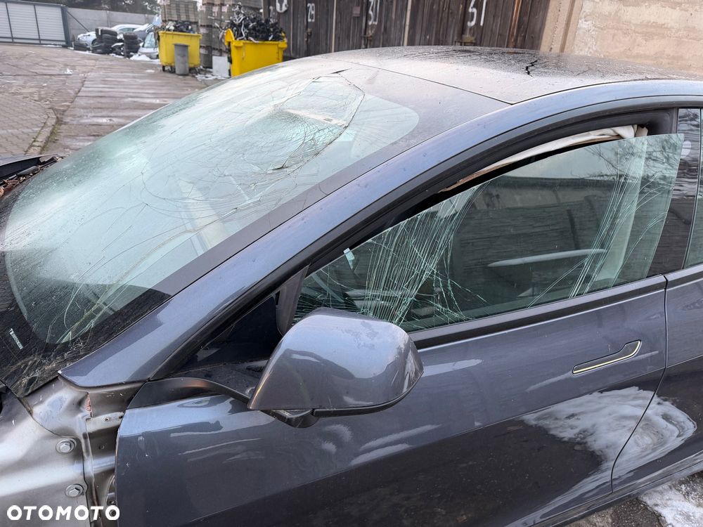 Tesla Model 3 Standard Reichweite Plus Hinterradantrieb - 14