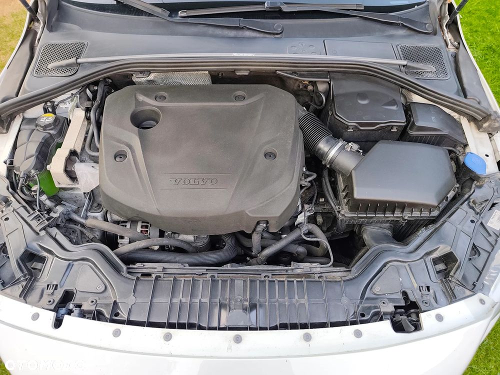 Volvo V60 D3 Drive-E R-Design Momentum - 16