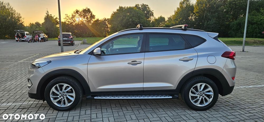 Hyundai Tucson 2.0 CRDi 4WD Automatik Advantage - 24