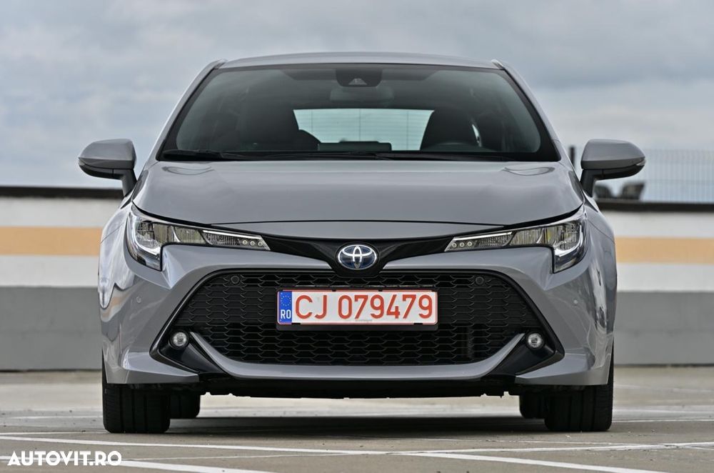 Toyota Corolla 1.8 Hybrid Business Edition - 1