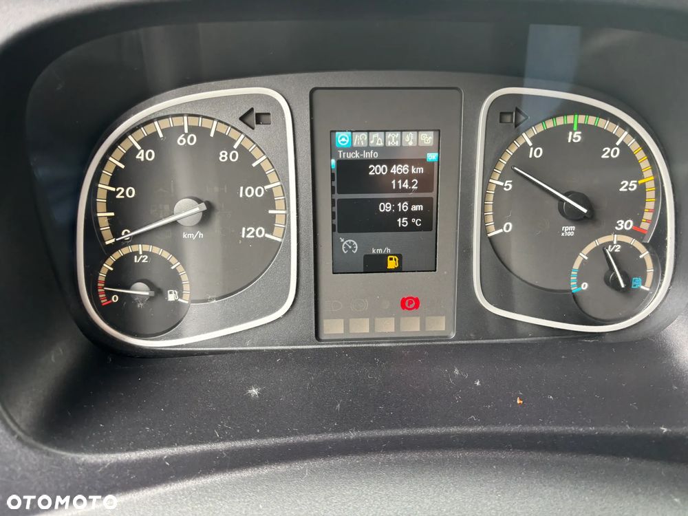 Mercedes-Benz 818 821 921 1018 1221 1218 1224 1523 1527 - 12