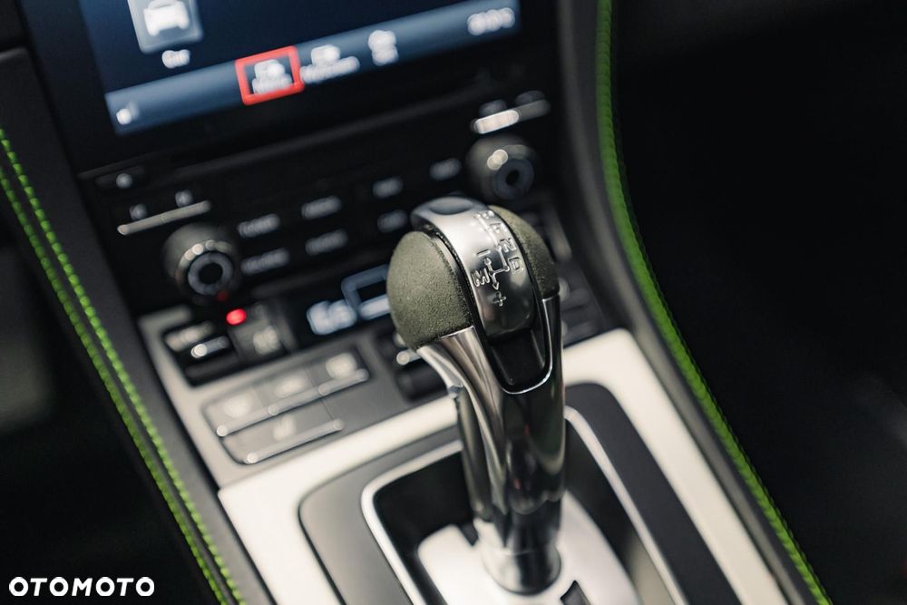 Porsche 718 Cayman GPF GT4 PDK - 33