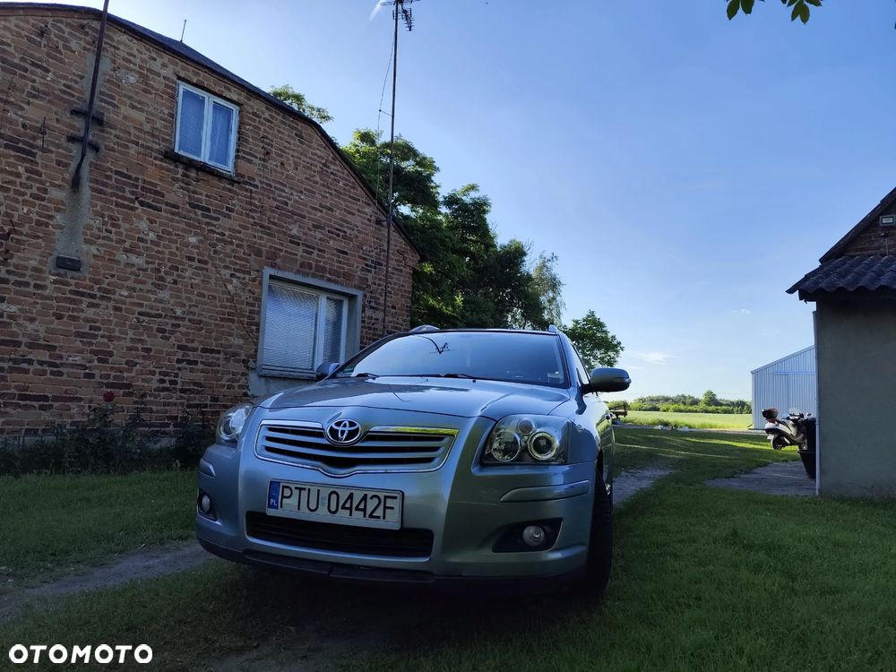 Toyota Avensis 1.8 VVT-i Luna - 2